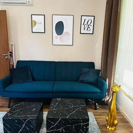 Apartment Center 1 Warna